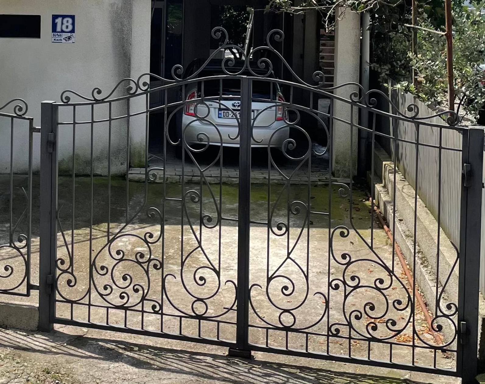 Garden Rooms In Kutaisi Ngoại thất bức ảnh
