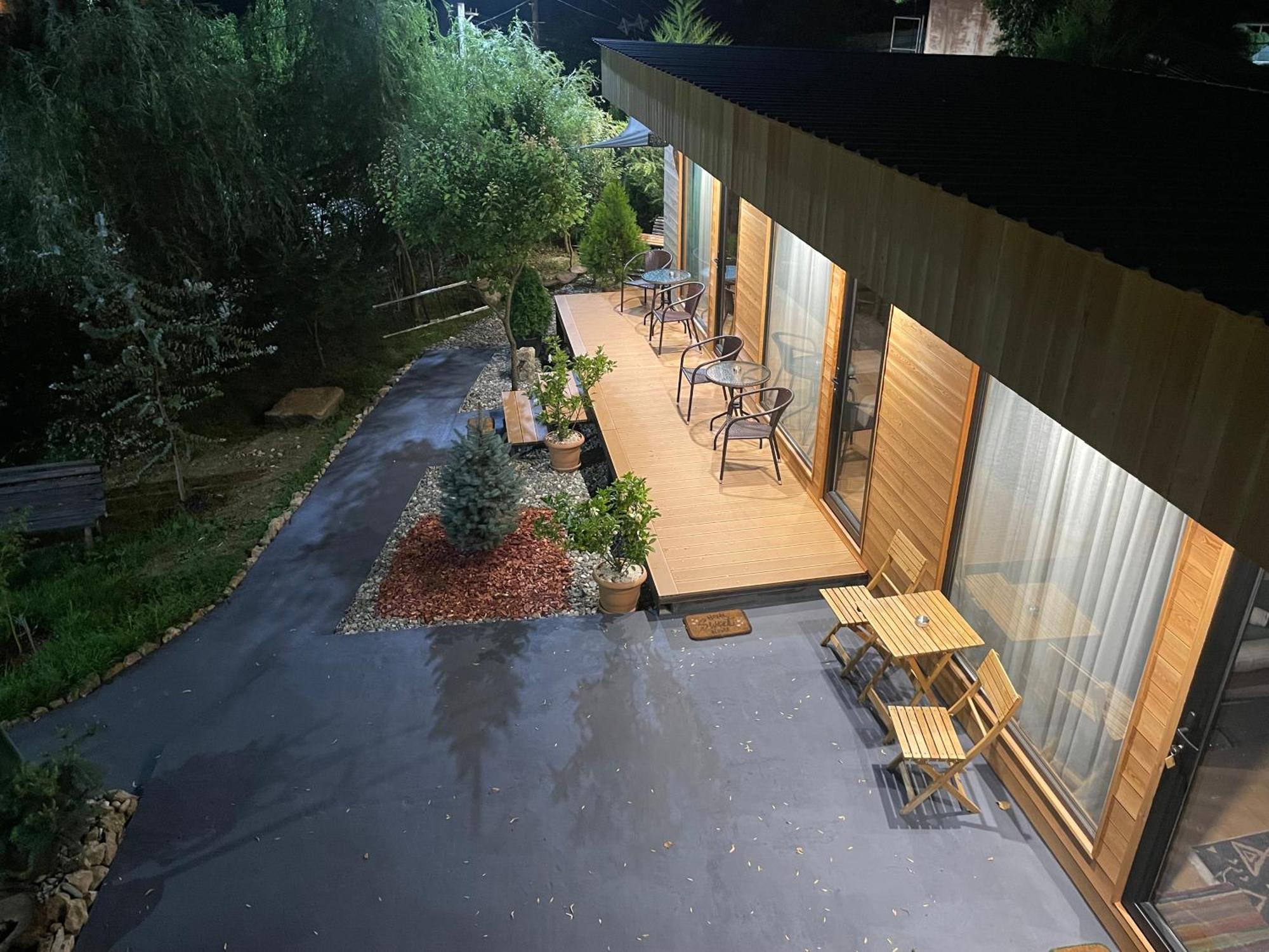 Garden Rooms In Kutaisi Ngoại thất bức ảnh