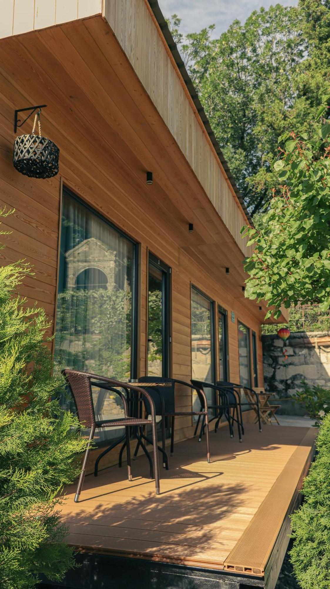 Garden Rooms In Kutaisi Ngoại thất bức ảnh